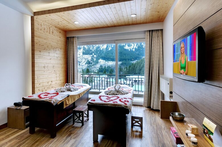 Hotel The Orchard Greens Resort And Spa