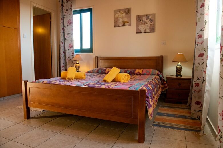 Adonis Villa