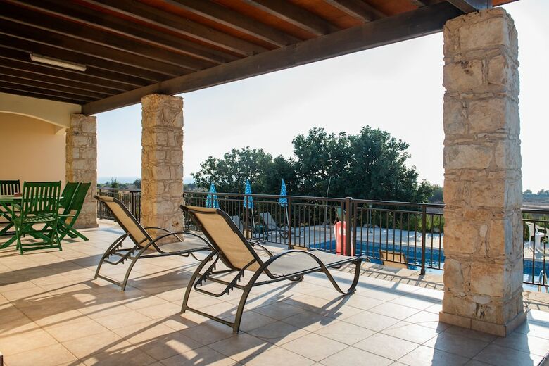 Adonis Villa