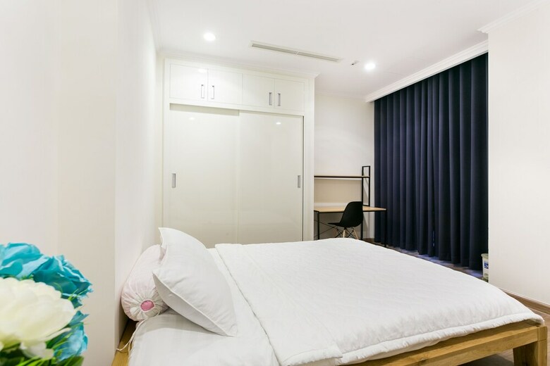 Luxury Apartment In Vinhomes Golden River