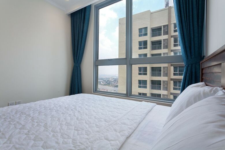 Luxury Apartment In Vinhomes Golden River