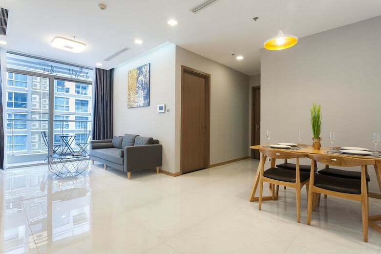 Luxury Apartment In Vinhomes Golden River