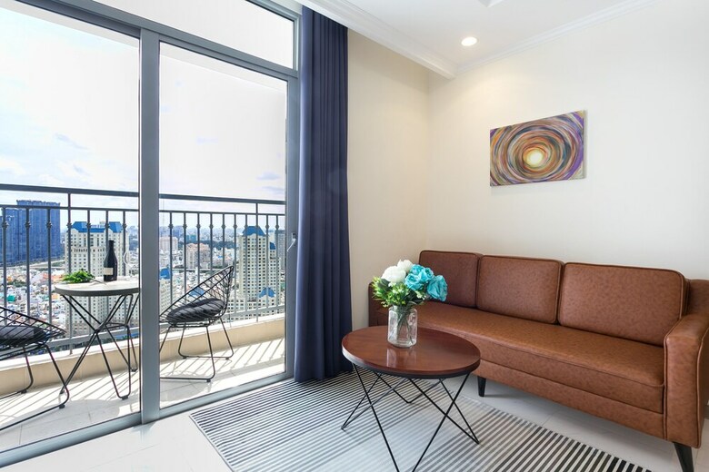 Luxury Apartment In Vinhomes Golden River