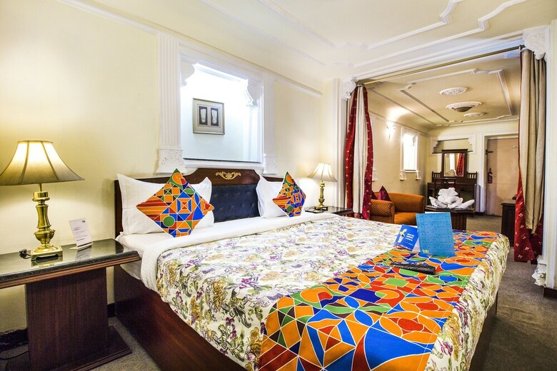 Fabhotel Sugan Niwas Palace Bani Park