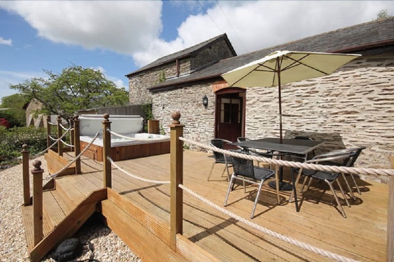 Self Catering Cottages At Handley Farm