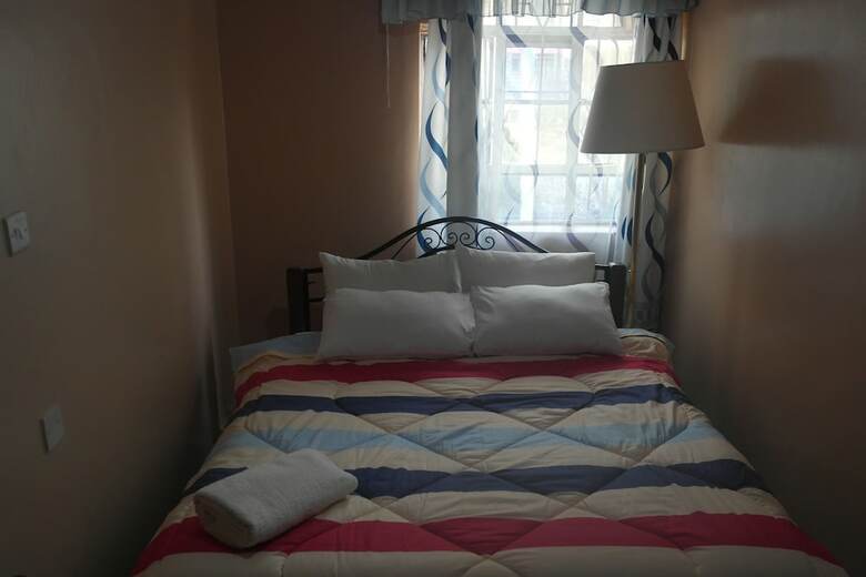 Hotel Palm Nest - Near Jkia