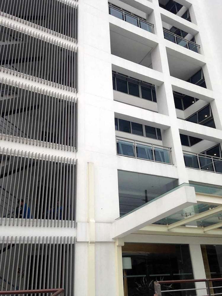 Condo At Azure By Metro Booking Bnb