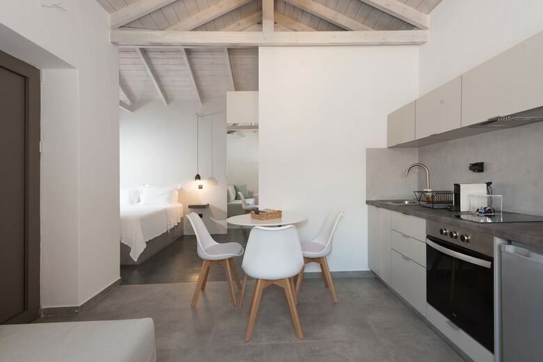 Apartamentos Calme Suites Mani