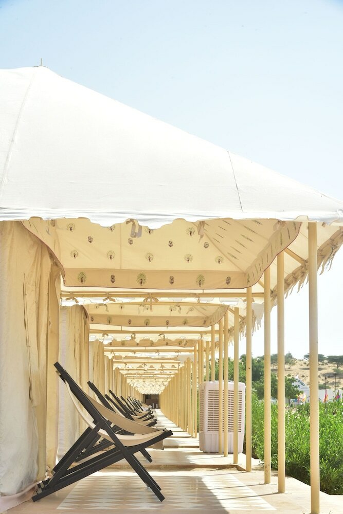 Hotel Oasis Camp Sam