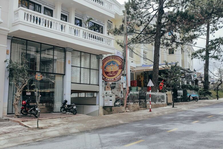 Frosty Land Hotel
