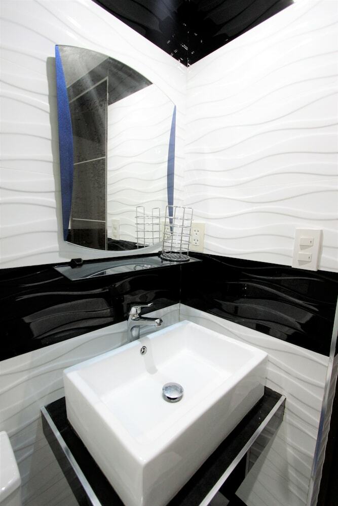 Apartamentos Indigo Ortigas @ Adb Avenue Tower
