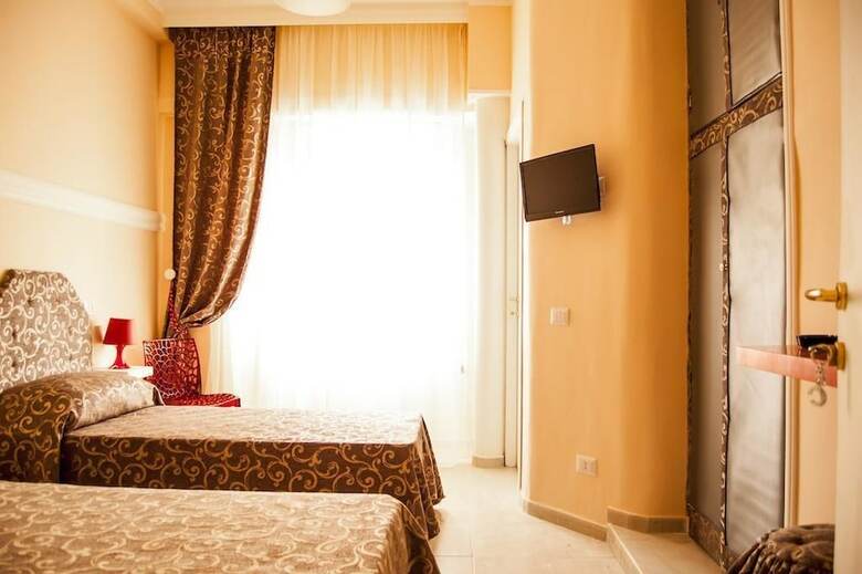Hotel Mam�