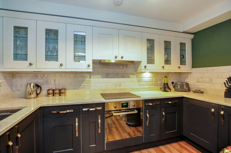 Apartment 8 Bluebridge Court