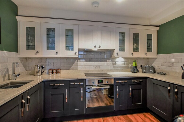 Apartment 8 Bluebridge Court