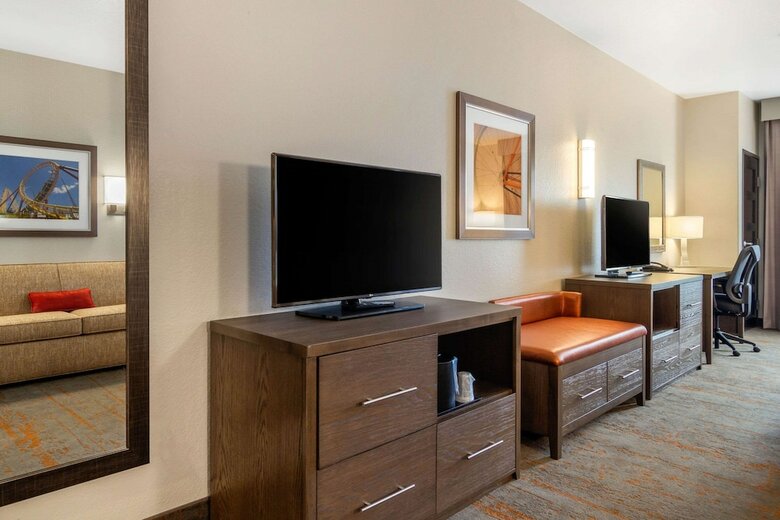 Hotel Comfort Inn & Suites Denver Northeast Brighton