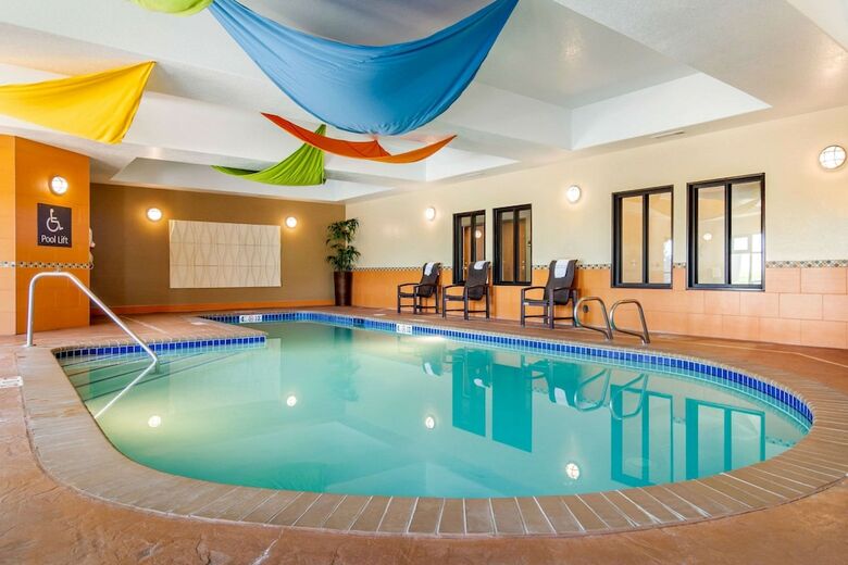 Hotel Comfort Inn & Suites Denver Northeast Brighton