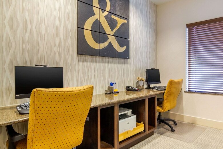 Hotel Comfort Inn & Suites Denver Northeast Brighton