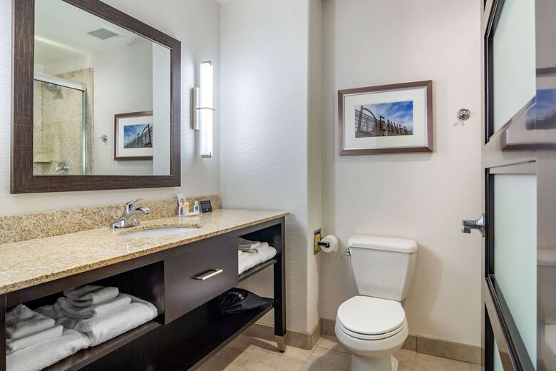 Hotel Comfort Inn & Suites Denver Northeast Brighton
