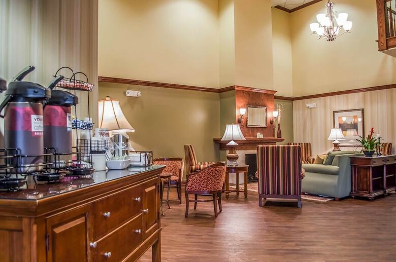 Hotel Comfort Inn & Suites Mobile Near Eastern Shore Centre