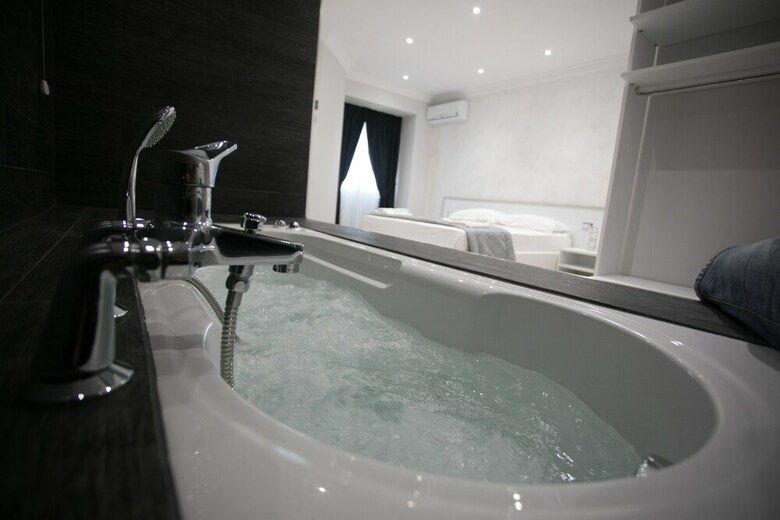 Bed & Breakfast Tropea Luxury & Charm