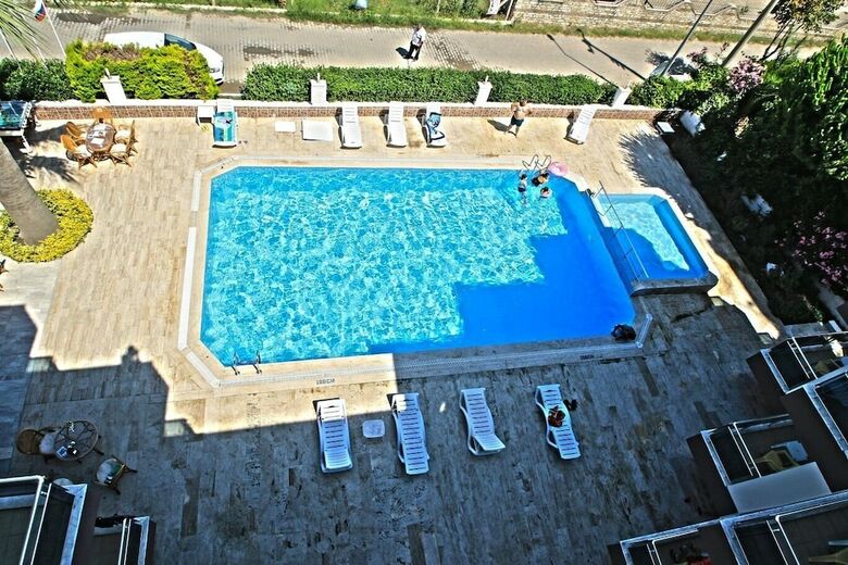 Hotel Oz Guzelcamli Otel