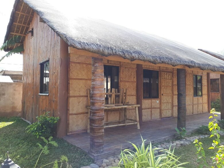 Hotel Calayo Beach Resort