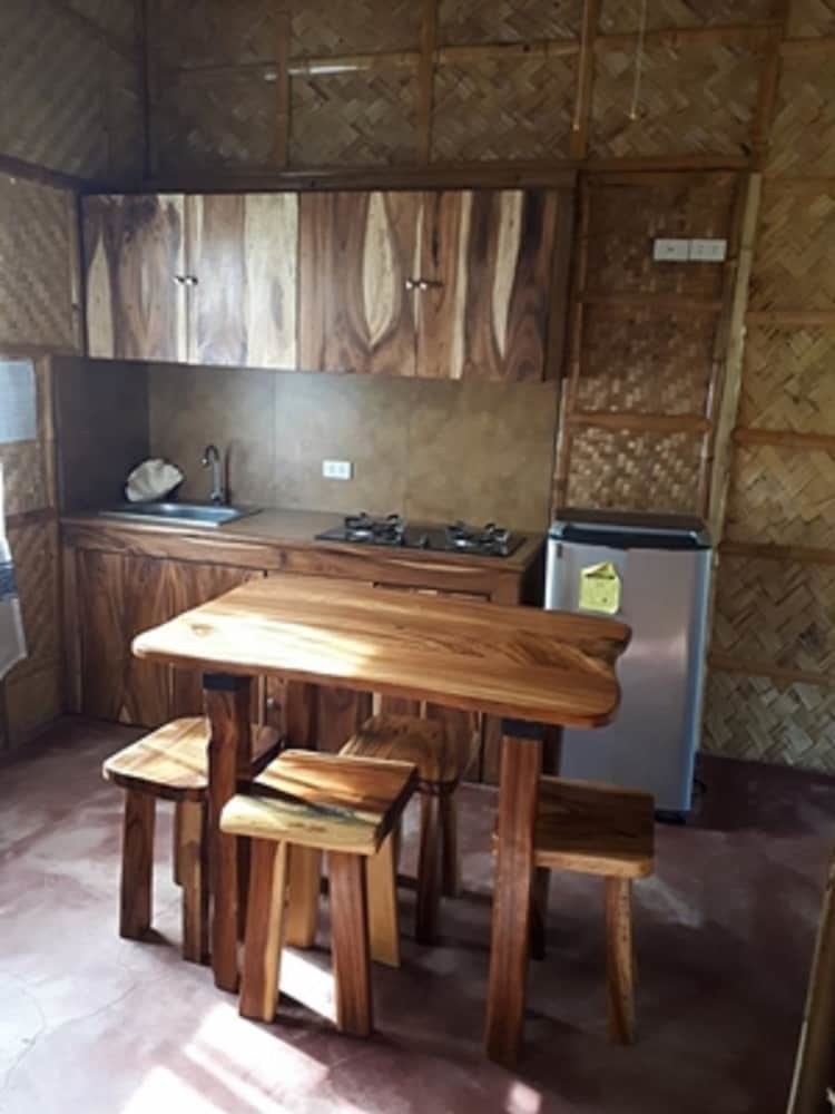 Hotel Calayo Beach Resort