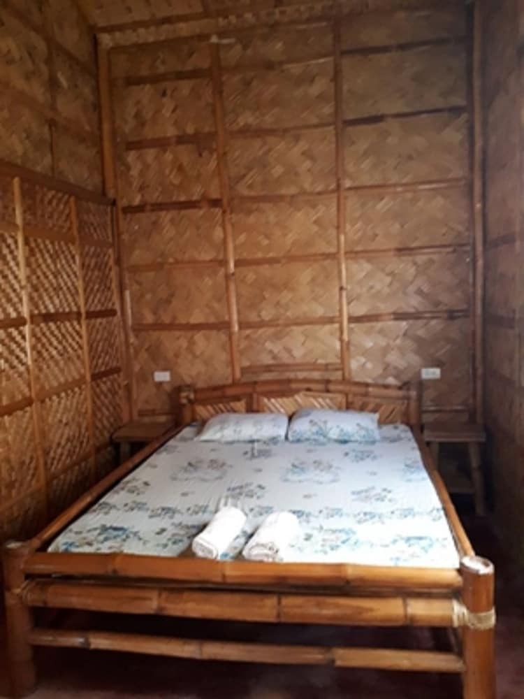 Hotel Calayo Beach Resort