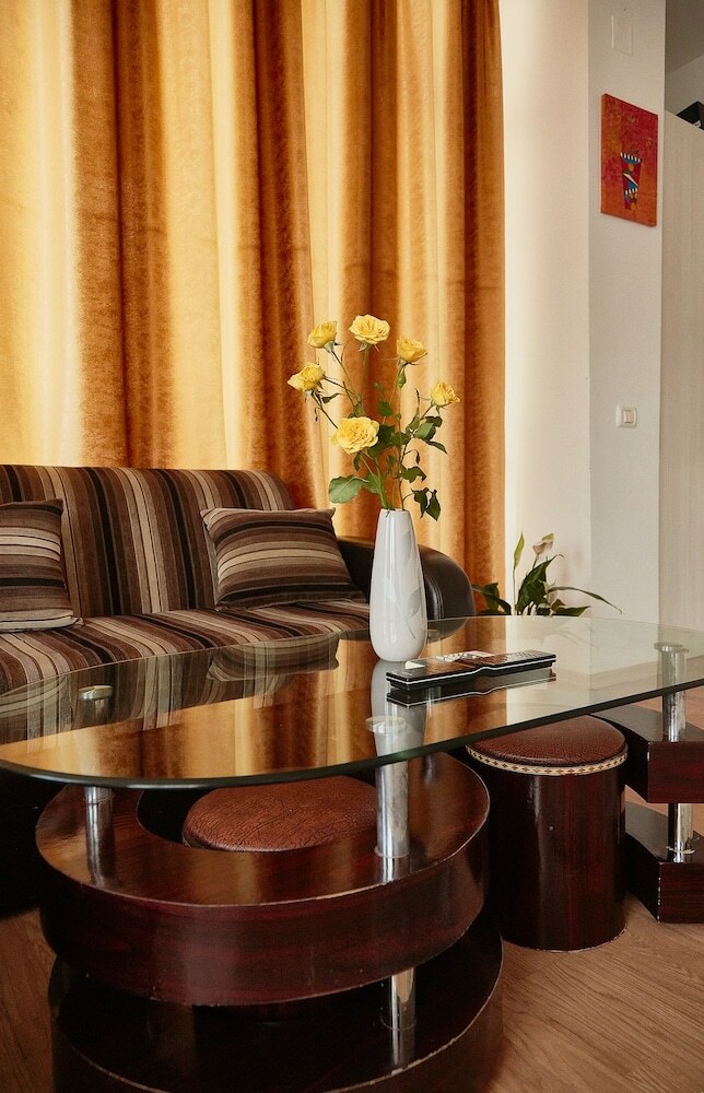 Gabizz Apartments - Near Farul Stadium