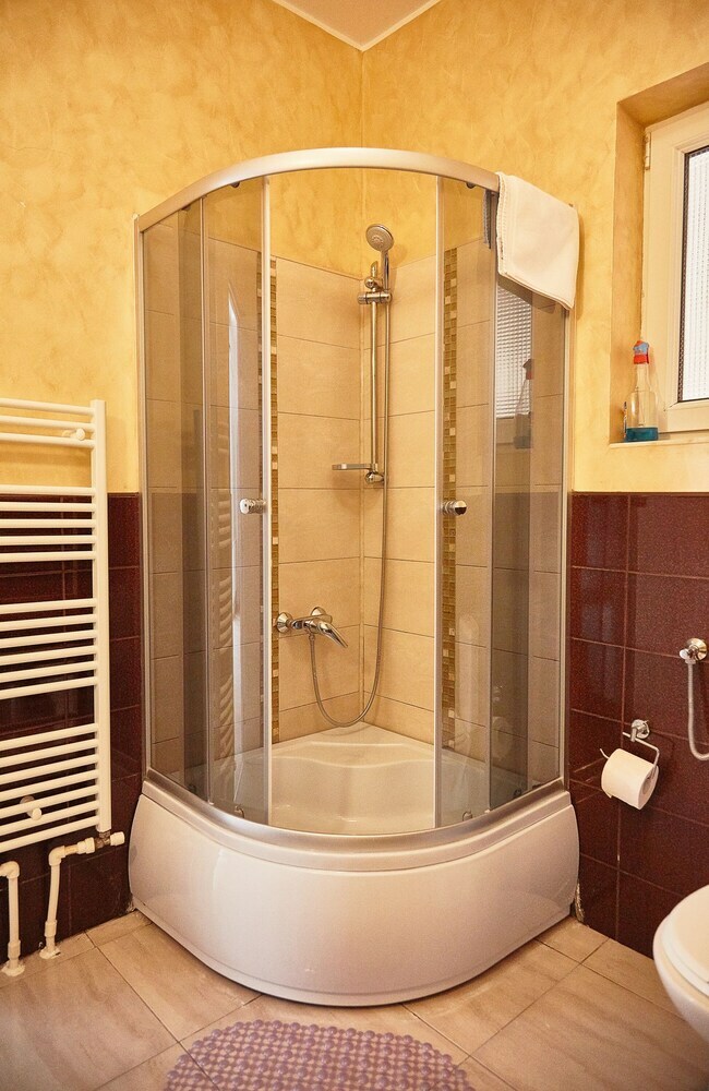 Gabizz Apartments - Near Farul Stadium