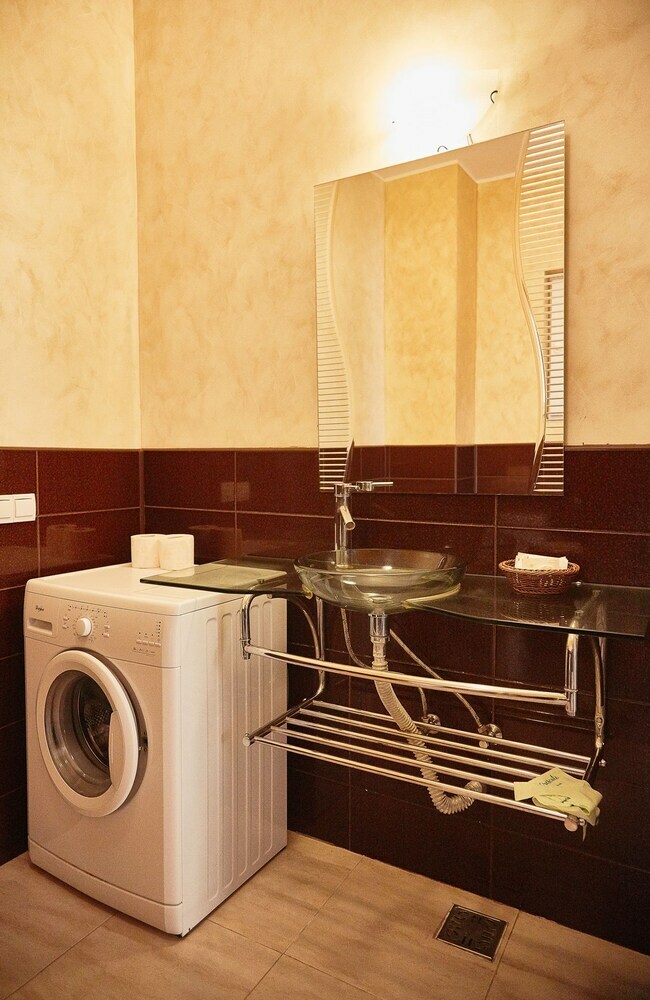 Gabizz Apartments - Near Farul Stadium
