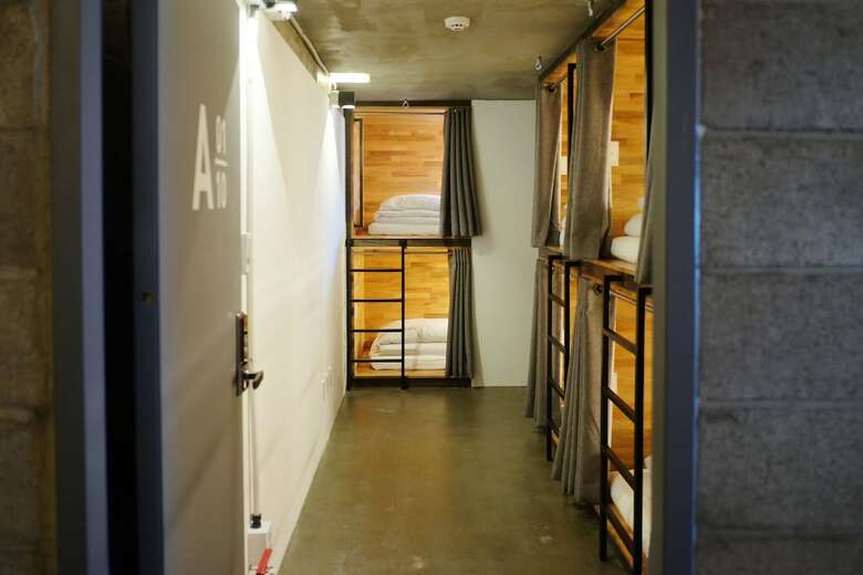 Hostal The Cube Hotel - Hostel