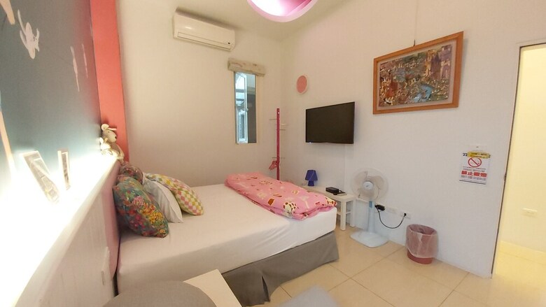 Bed & Breakfast Super Cheap1 Homestay