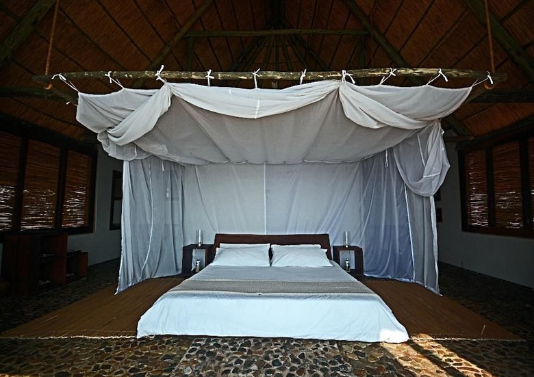Posada Lake Shore Lodge & Campsite