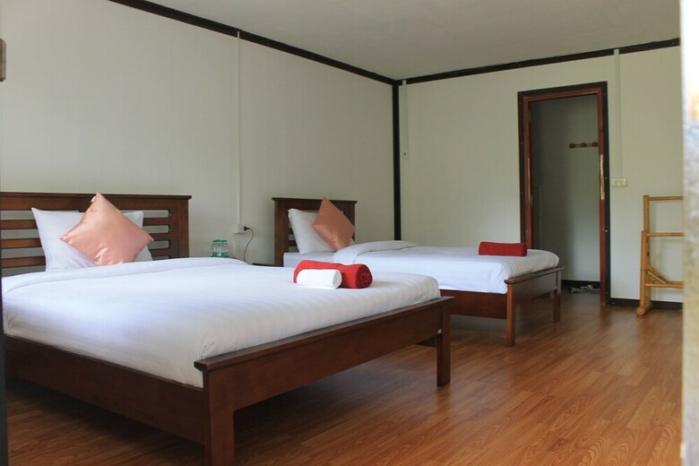 Hotel Khaosok River Camp