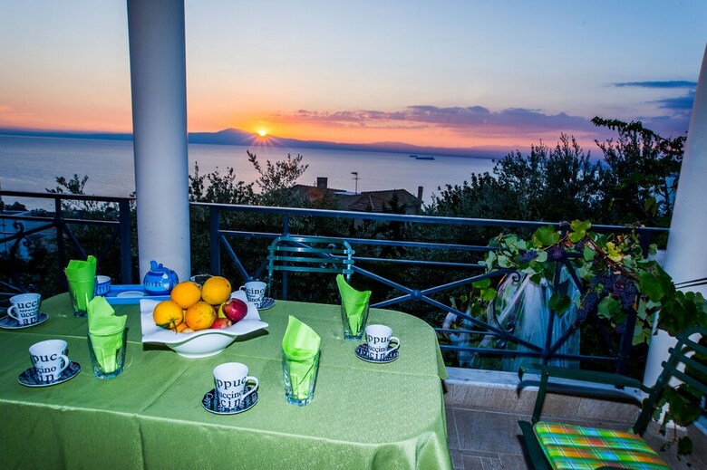Villa Close To  The Beach - Long Sunsets