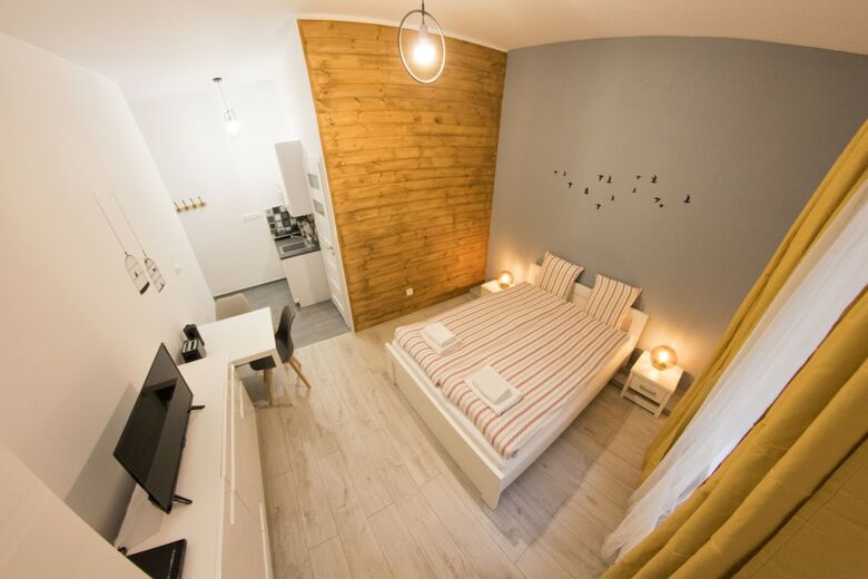 Rister Apartments
