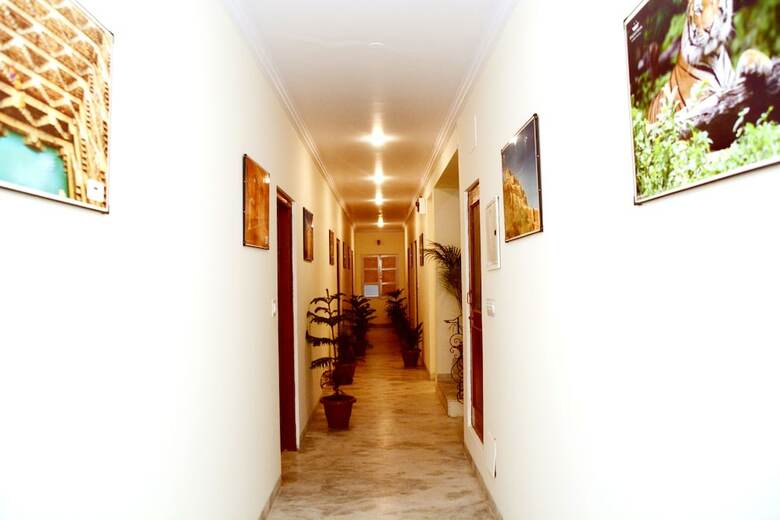 Hostal Hotel Sugandh Retreat