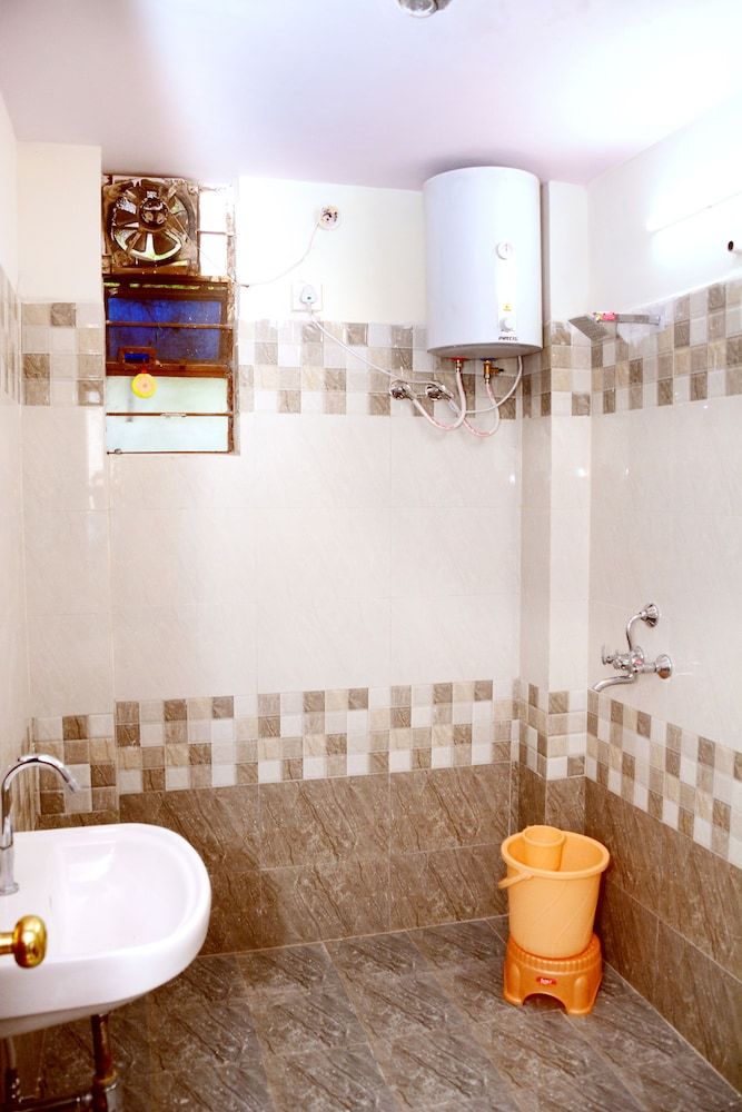 Hostal Hotel Sugandh Retreat