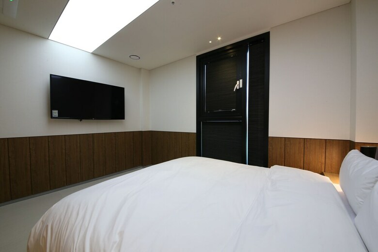 Yeoubi Hotel