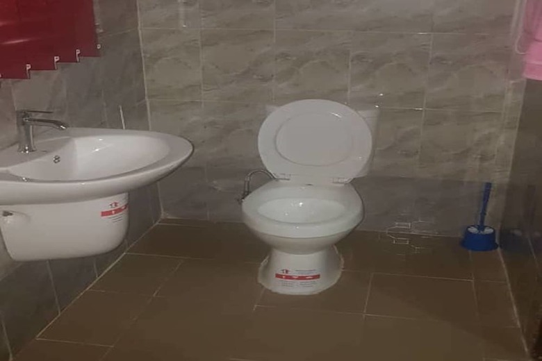 Momak 6 Hotel & Suites