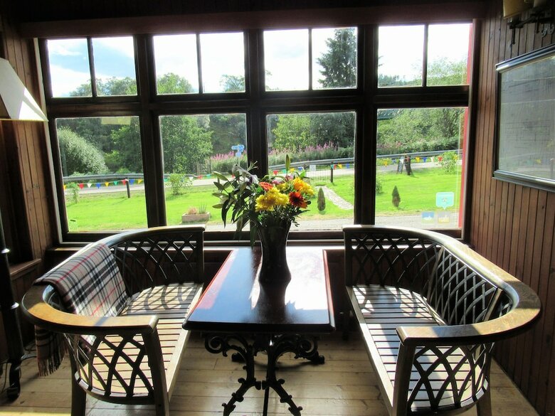 Invershin Hotel Bunkhouse & Bar