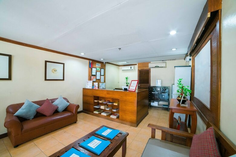 Hotel Reddoorz @ Moonwalk Paranaque