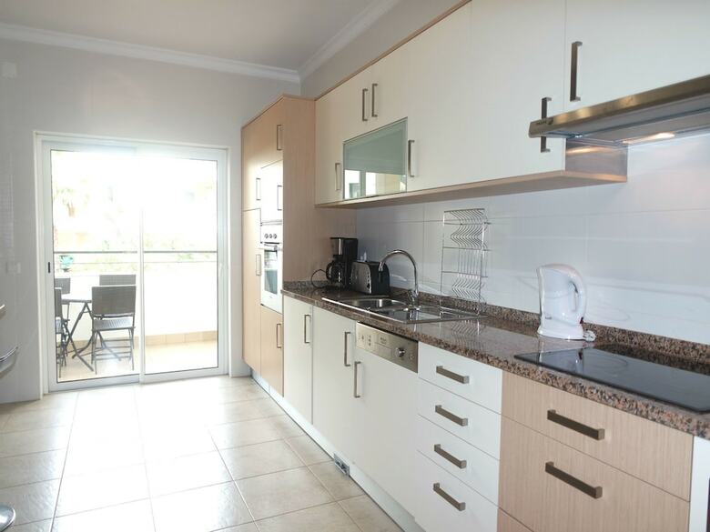 B25 - Abrotea 2 Bed Apartment By Dreamalgarve