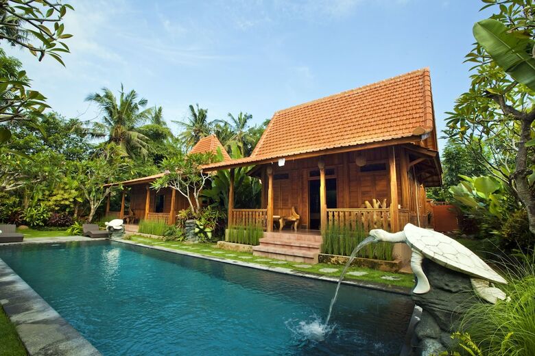 Bed & Breakfast Batu Alam Villa