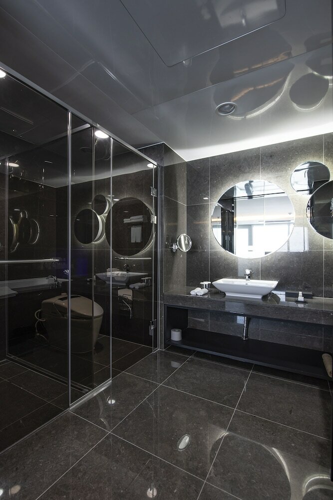 Hotel Ramada Suites By Wyndham Geoje