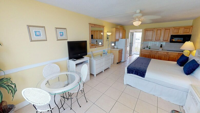 Hotel Island Inn Beach Resort