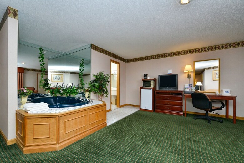 Motel Howard Johnson By Wyndham Lenox