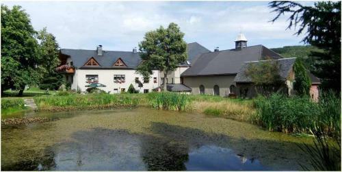 Hostal Gasthof-pension Rotes Haus