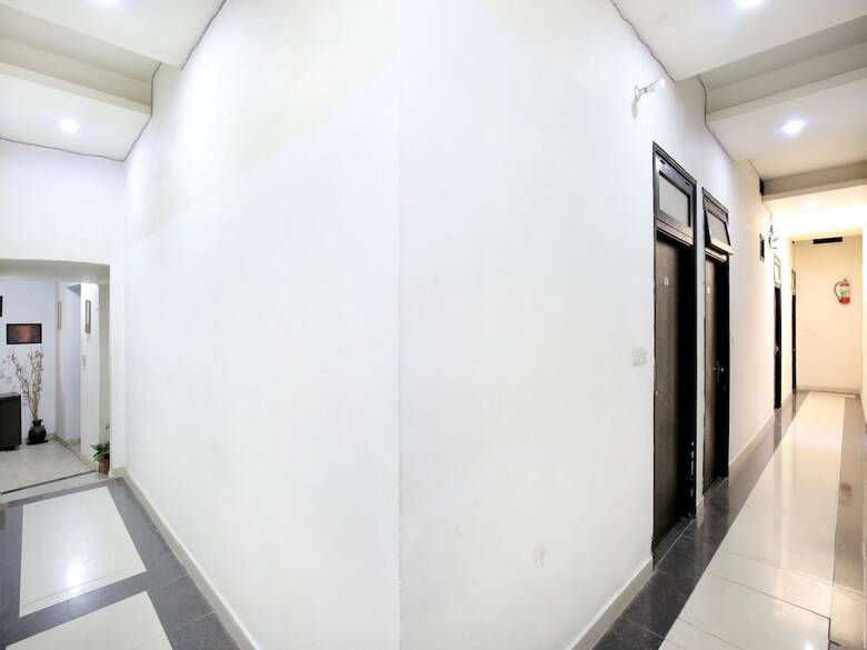 Oyo 14494 Hotel Ramneek